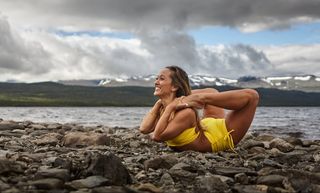 Kino MacGregor feet photo thumbnail