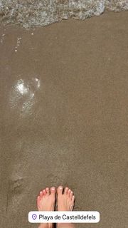 Kino MacGregor feet photo thumbnail