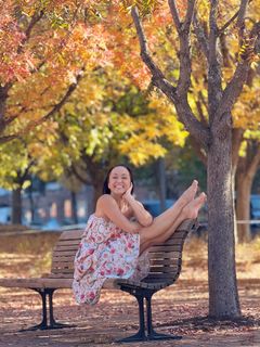 Kino MacGregor feet photo thumbnail