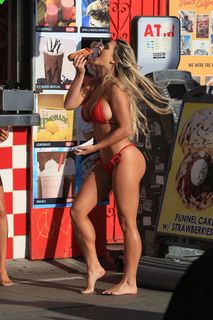 Kinsey Wolanski feet photo thumbnail