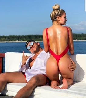 Kinsey Wolanski feet photo thumbnail