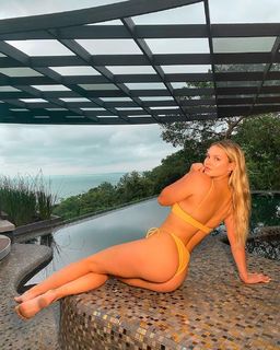 Kinsey Wolanski feet photo thumbnail