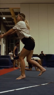 Kinsey Wolanski feet photo thumbnail