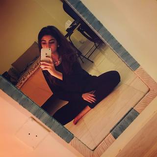 Kinza Hashmi feet photo thumbnail