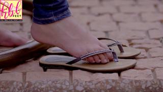 Kinza Hashmi feet photo thumbnail