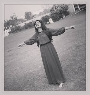 Kinza Hashmi feet photo thumbnail