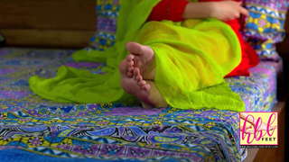 Kinza Hashmi feet photo thumbnail