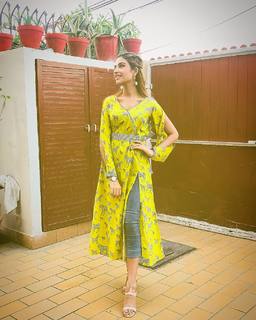 Kinza Hashmi feet photo thumbnail