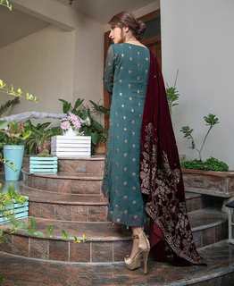 Kinza Hashmi feet photo thumbnail