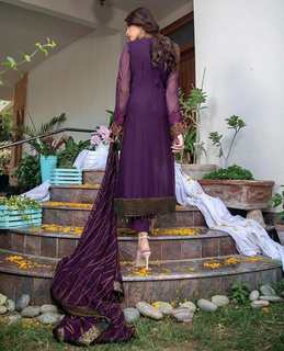 Kinza Hashmi feet photo thumbnail