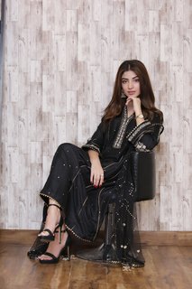 Kinza Hashmi feet photo thumbnail