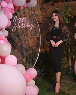 Kinza Hashmi feet photo thumbnail