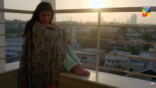 Kinza Hashmi feet photo thumbnail