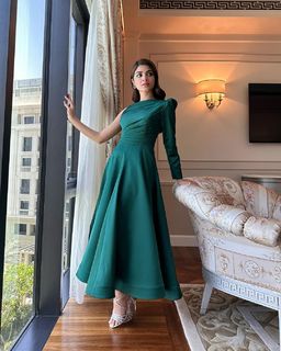 Kinza Hashmi feet photo thumbnail