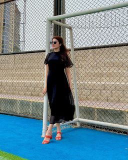 Kinza Hashmi feet photo thumbnail