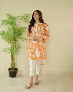 Kinza Hashmi feet photo thumbnail