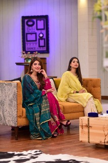 Kinza Hashmi feet photo thumbnail