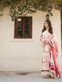 Kinza Hashmi feet photo 9