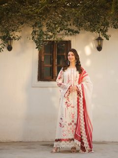 Kinza Hashmi feet photo 6
