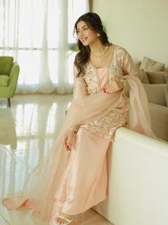Kinza Hashmi feet photo 4