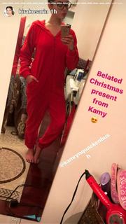 Kira Kosarin feet photo thumbnail