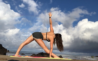 Kira Kosarin feet photo thumbnail
