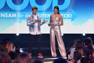 Kira Kosarin feet photo thumbnail