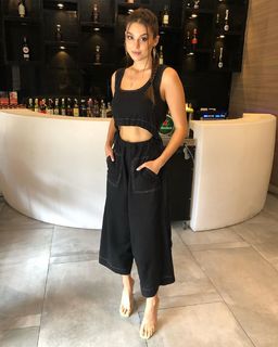 Kira Kosarin feet photo thumbnail