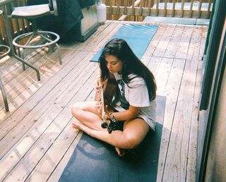 Kira Kosarin feet photo thumbnail