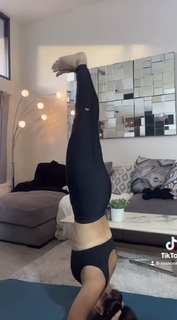 Kira Kosarin feet photo thumbnail