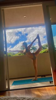 Kira Kosarin feet photo thumbnail