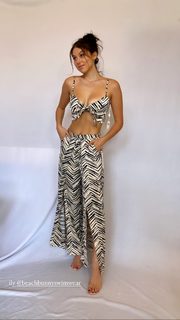 Kira Kosarin feet photo thumbnail