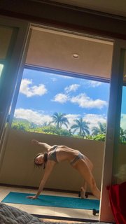 Kira Kosarin feet photo thumbnail