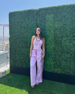 Kira Kosarin feet photo thumbnail