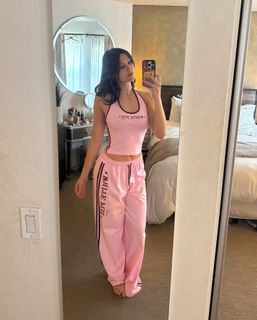 Kira Kosarin feet photo thumbnail