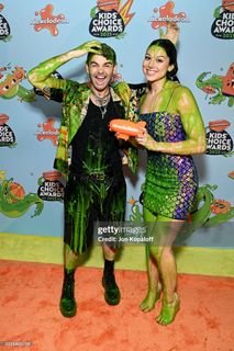 Kira Kosarin feet photo thumbnail