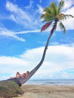 Kira Miró feet photo thumbnail