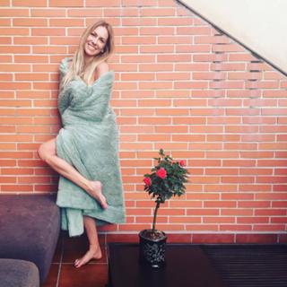 Kira Miró feet photo thumbnail