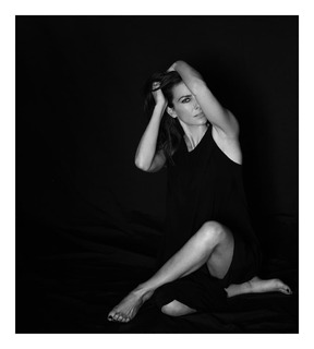 Kira Miró feet photo thumbnail
