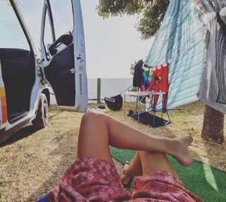 Kira Miró feet photo thumbnail