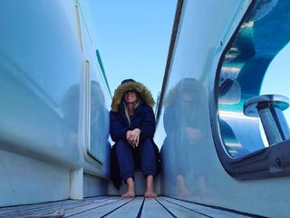 Kira Miró feet photo thumbnail
