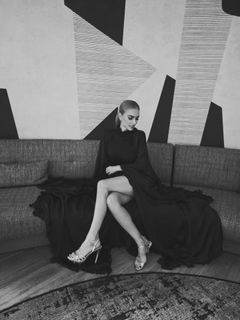 Kira Miró feet photo thumbnail