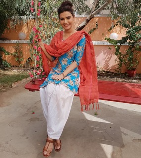Kiran Haq feet photo 20