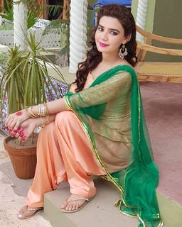 Kiran Haq feet photo 16
