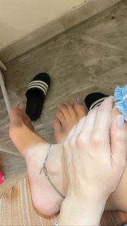 Kiran Haq feet photo 15