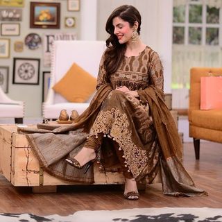 Kiran Khan feet photo 8