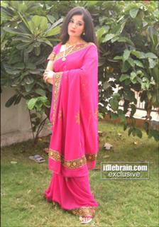 Kiran Rathod feet photo 4