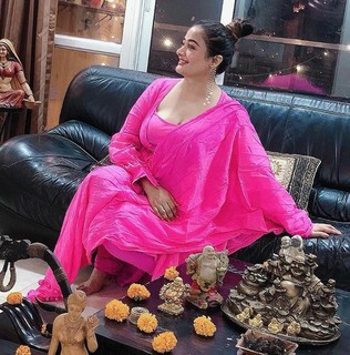 Kiran Rathod feet photo 16