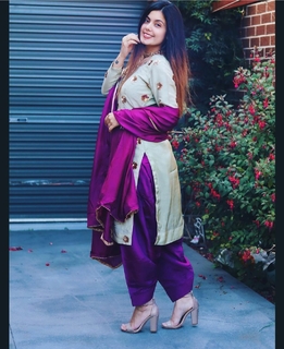 Kirat Randhawa feet photo 11