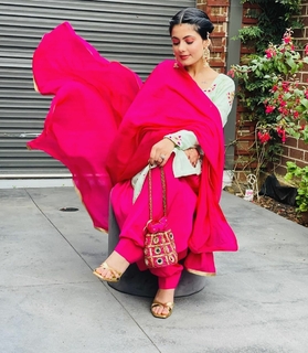 Kirat Randhawa feet photo 5